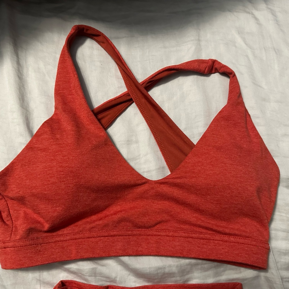 Ptula Bare V Sports Bra - M - Orange